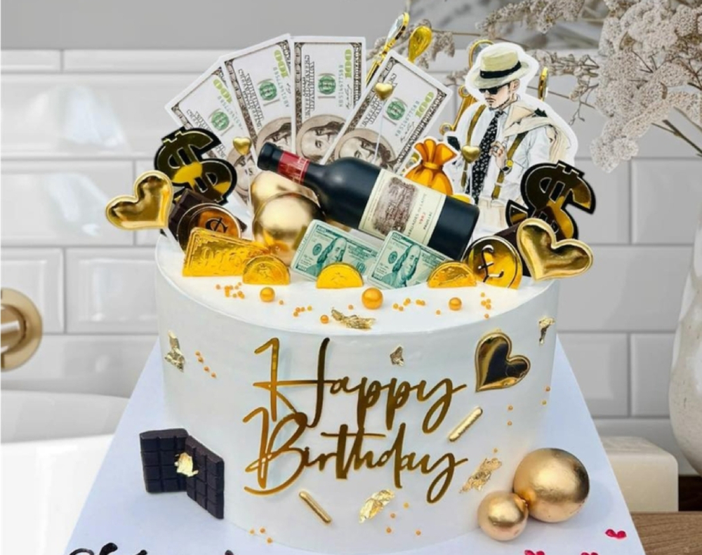 Mẫu bánh và thông điệp chúc mừng cần phù hợp, tránh phản cảm